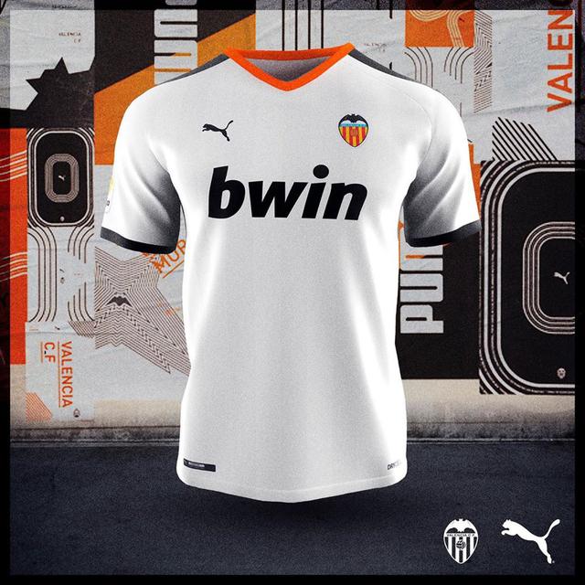 江南体育平台- 利沃诺港口主题球衣热销，设计灵感源于城市文化  